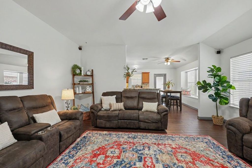 1126 Cupertino St, Portland, TX 78374 — photo 5