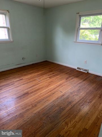5 CAMBRIDGE AVE, Sicklerville, NJ 08081