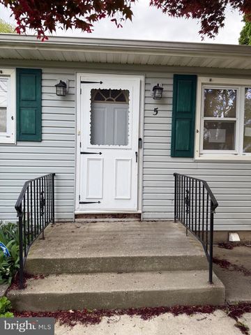 5 CAMBRIDGE AVE, Sicklerville, NJ 08081