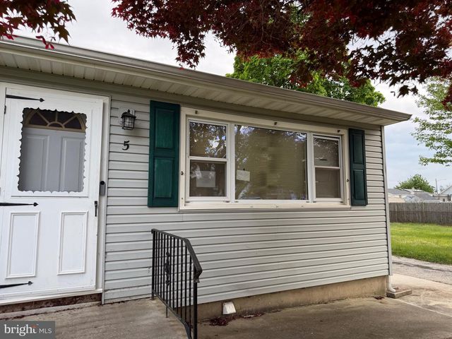 5 CAMBRIDGE AVE, Sicklerville, NJ 08081