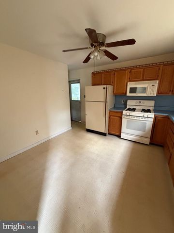 5 CAMBRIDGE AVE, Sicklerville, NJ 08081