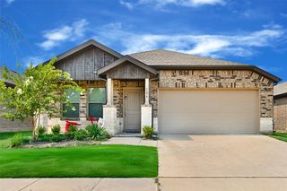 109 Knoll Pines Drive, Terrell, TX 75160
