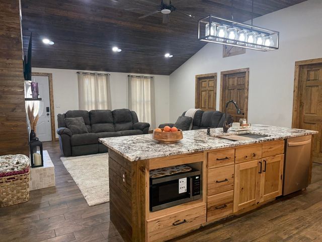 970 Covey Road, Mountain Grove, MO 65711