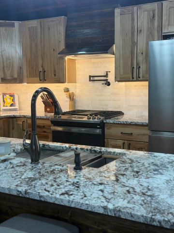 970 Covey Road, Mountain Grove, MO 65711