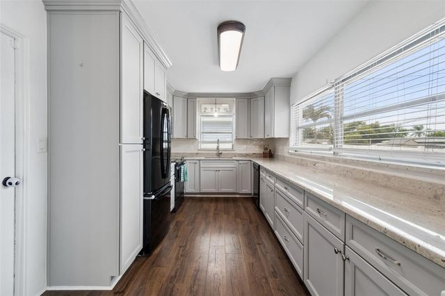 3100 52ND STREET N, St Petersburg, FL 33710