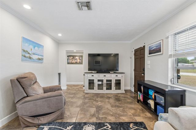 3100 52ND STREET N, St Petersburg, FL 33710