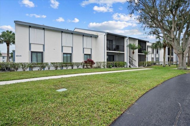 1014 Green Pine Boulevard H1, West Palm Beach, FL 33409