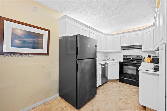 1014 Green Pine Boulevard H1, West Palm Beach, FL 33409