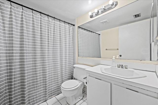 1014 Green Pine Boulevard H1, West Palm Beach, FL 33409