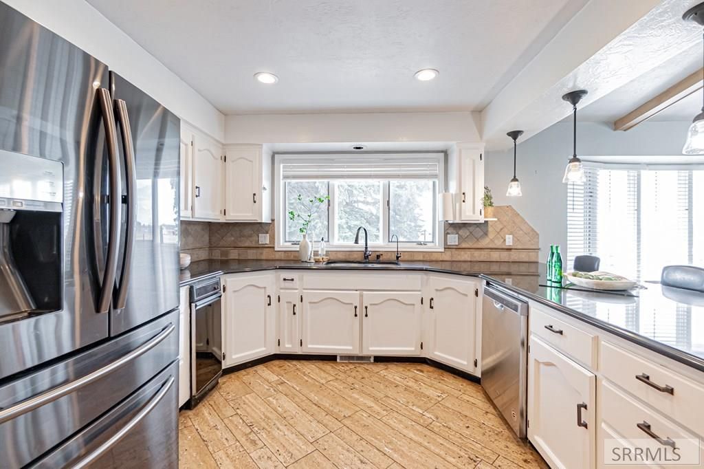 Image 15 of property listing at 839 E 1400 N, Shelley, ID 83274