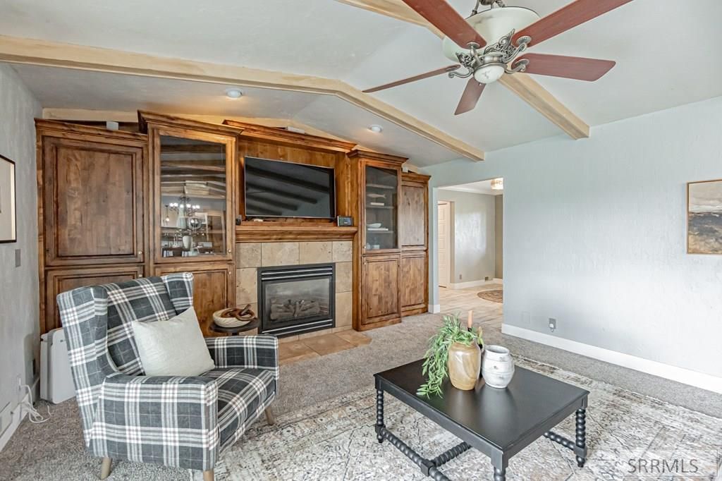 Image 8 of property listing at 839 E 1400 N, Shelley, ID 83274