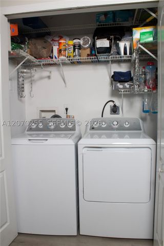 2732 W 68th Pl, Hialeah, FL 33016