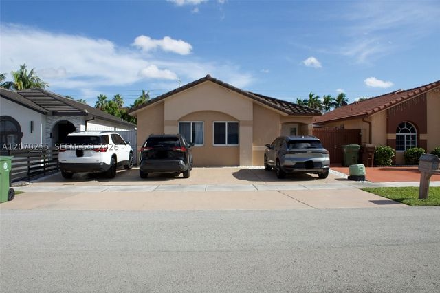 2732 W 68th Pl, Hialeah, FL 33016