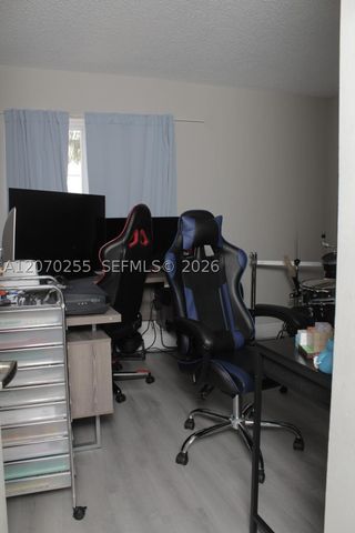 2732 W 68th Pl, Hialeah, FL 33016
