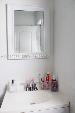 2732 W 68th Pl, Hialeah, FL 33016