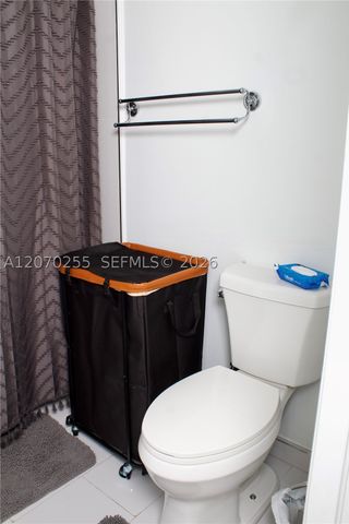 2732 W 68th Pl, Hialeah, FL 33016