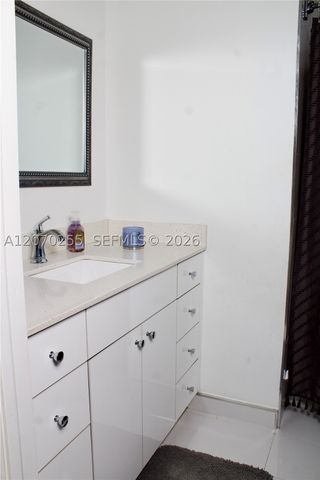 2732 W 68th Pl, Hialeah, FL 33016