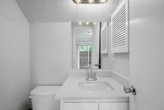 5905 Hidden Valley TRL, Austin, TX 78744