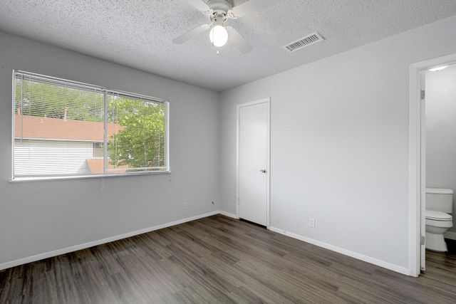 5905 Hidden Valley TRL, Austin, TX 78744