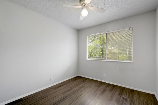 5905 Hidden Valley TRL, Austin, TX 78744