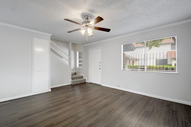 5905 Hidden Valley TRL, Austin, TX 78744