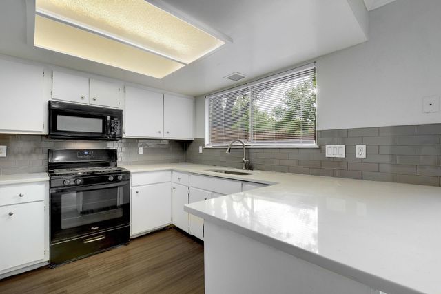 5905 Hidden Valley TRL, Austin, TX 78744