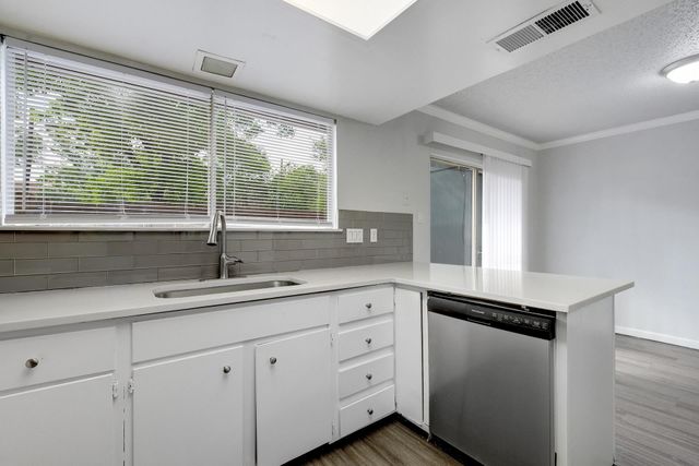 5905 Hidden Valley TRL, Austin, TX 78744