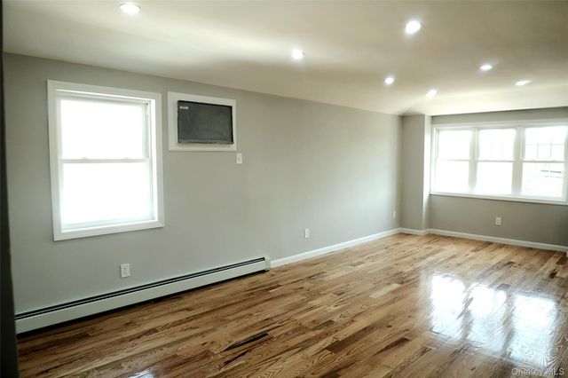 14514 226th Street, Springfield Gardens, NY 11413