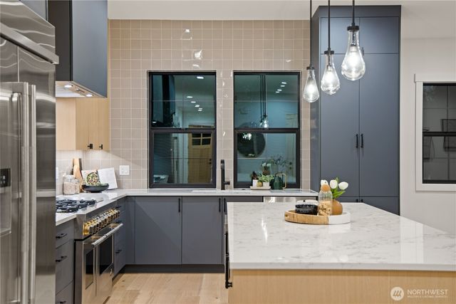 16654 NE 12th Street, Bellevue, WA 98008