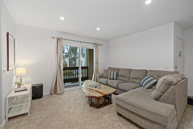 5350 Baltimore Dr 22, La Mesa, CA 91942