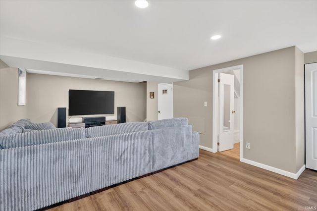 4024 Glenview Drive, South Bend, IN 46628