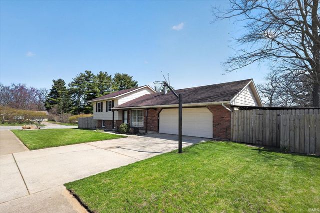 4024 Glenview Drive, South Bend, IN 46628