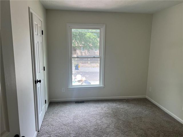 917 NE 108th Terrace, Kansas City, MO 64155