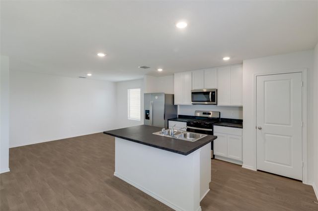 156 Bull Lake CIR, Buda, TX 78610