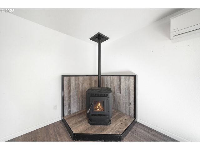 1480 EDISON Ave, Cottage Grove, OR 97424