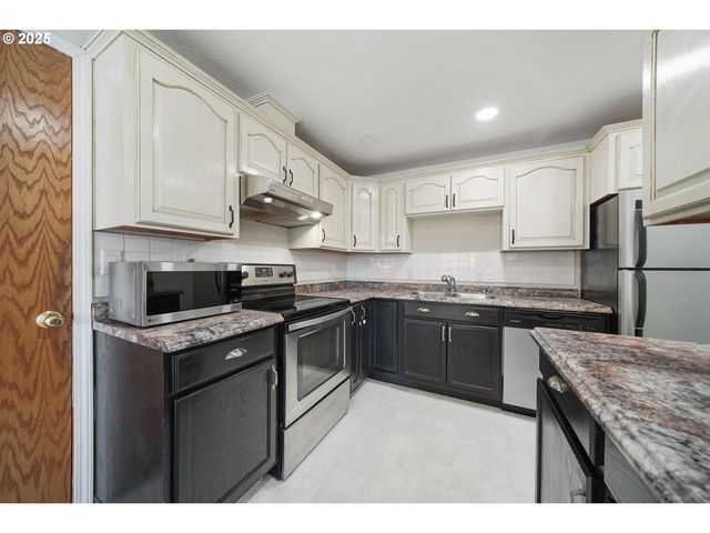 1480 EDISON Ave, Cottage Grove, OR 97424