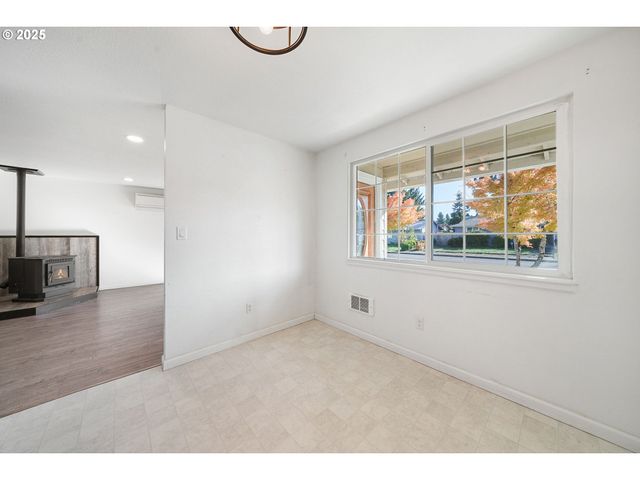 1480 EDISON Ave, Cottage Grove, OR 97424