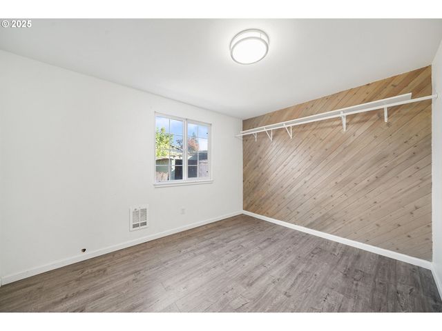 1480 EDISON Ave, Cottage Grove, OR 97424