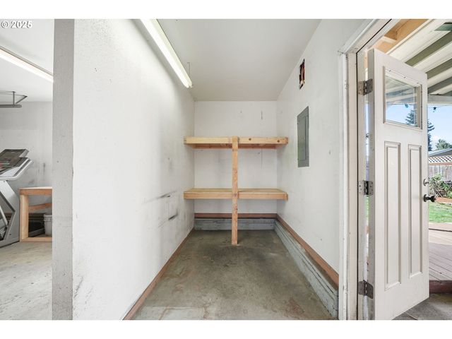 1480 EDISON Ave, Cottage Grove, OR 97424