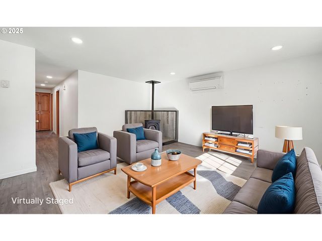 1480 EDISON Ave, Cottage Grove, OR 97424