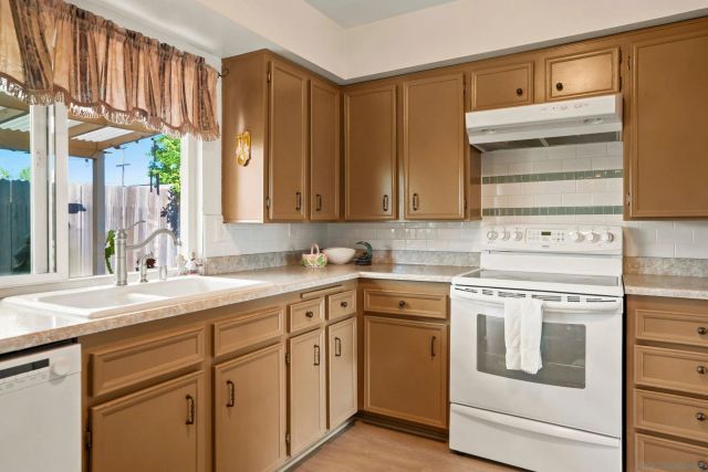 833 W Chase, El Cajon, CA 92020