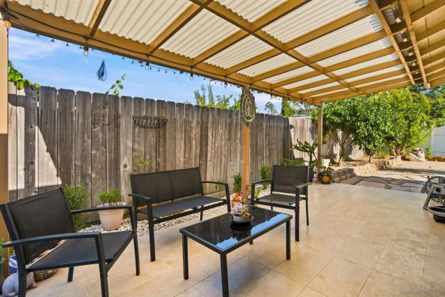 833 W Chase, El Cajon, CA 92020