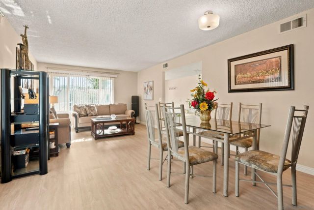 833 W Chase, El Cajon, CA 92020
