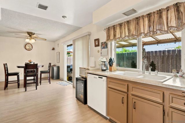 833 W Chase, El Cajon, CA 92020