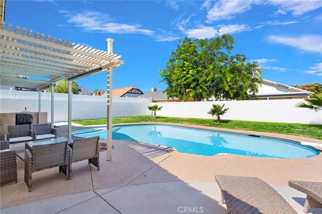 13170 Palos Grande, Victorville, CA 92395