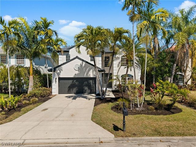 8841 Springwood CT, Bonita Springs, FL 34135