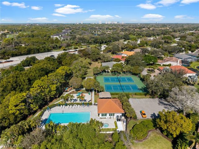 8841 Springwood CT, Bonita Springs, FL 34135