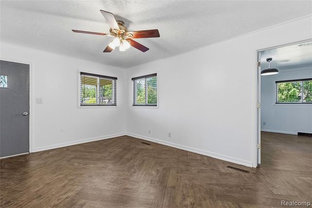31505 Allegan Court, Westland, MI 48186