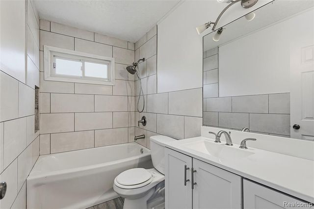 31505 Allegan Court, Westland, MI 48186