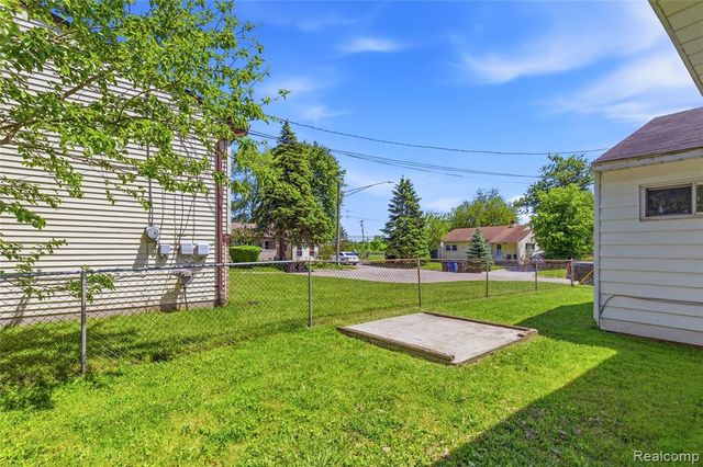 31505 Allegan Court, Westland, MI 48186